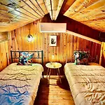 Avec & Sauna, Evasion فيلة